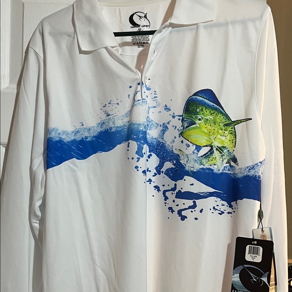 Salt Life Men's White Shirt with Blue and Green Fish Design